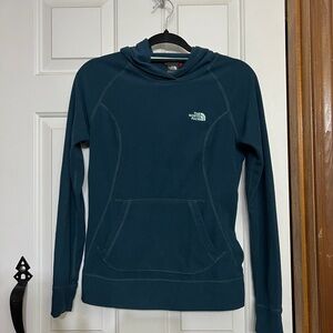 The North Face Women's Teal Hooded layering shirt
Thermal